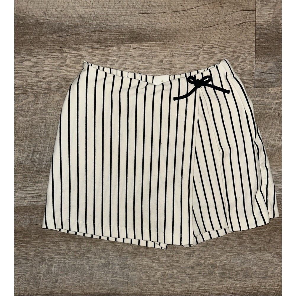 Zara Girls Striped Shorts Size 12-13 Years 156 cm White Black Elastic Waist